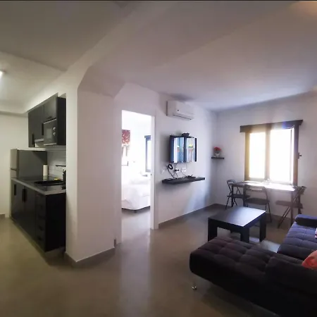 בית נופש Town House מארבלה